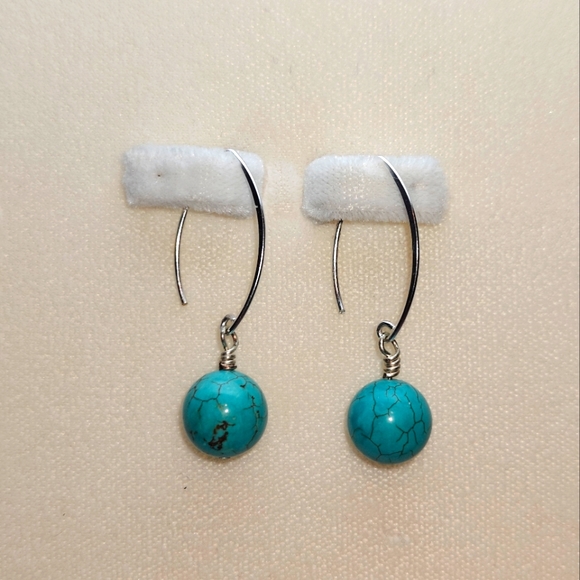 handmade Jewelry - Sterling Silver and turquoise drop earrings